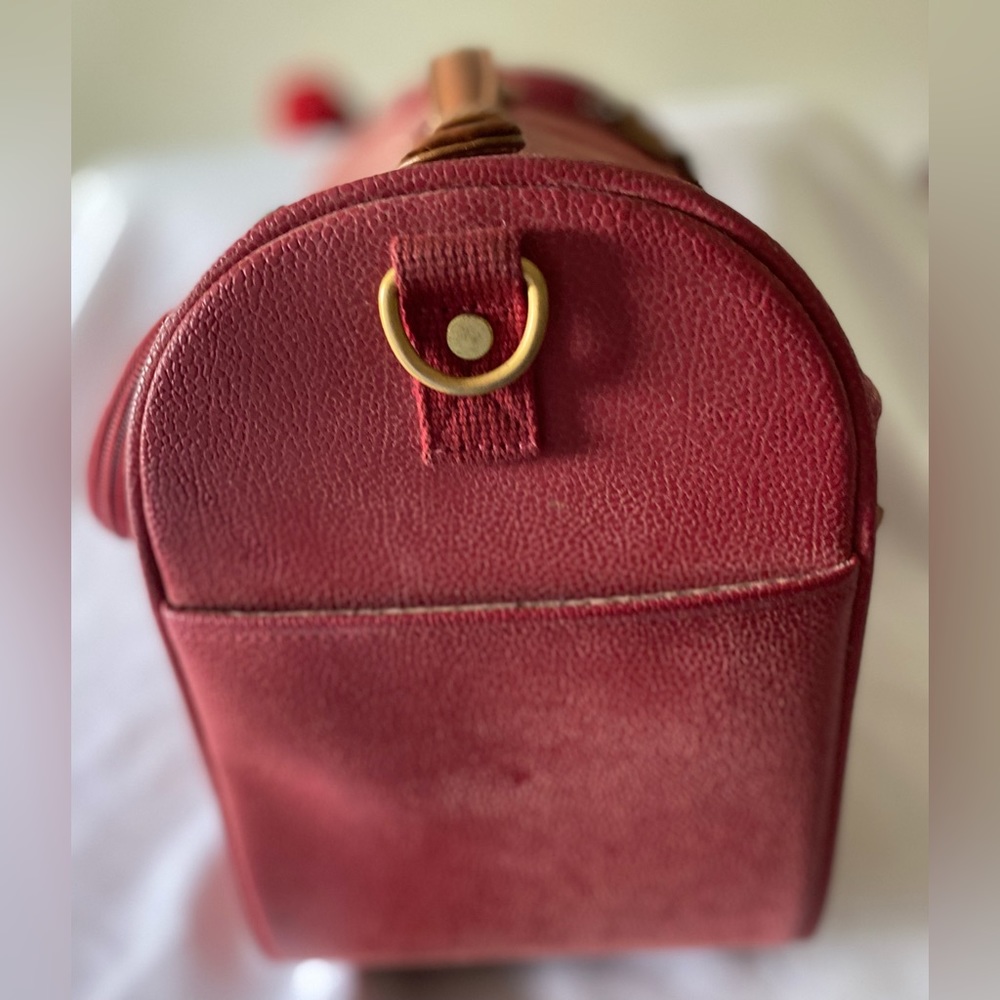 Jump for Boyt Solera Red Large Pebbled Beauty Toiletries Case Travel - Picture 7 of 13